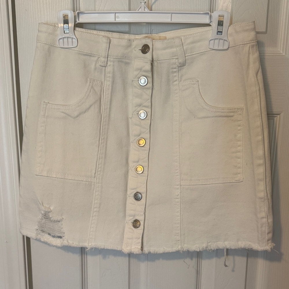 NWT Peach Love California Casual Button-Front Cream Frayed Denim Skirt